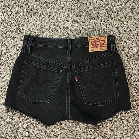 🖤NWOT LEVIS 501 HIGH RISE WOMENS DENIM SHORTS LUNAR BLACK | Black Distressed🖤 - Picture 6 of 6